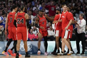 穆雷焦点对战，字母哥与50激战SKT分钟，比赛规则变更胜负难料！赛场气氛高涨(字母哥防守集锦)