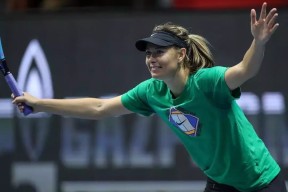 九游体育-莎拉波娃沙滩练球