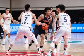 意大利杯集结日再迎强敌，深圳男篮复出首秀，主帅态度：话题不断，临场指挥获称赞(莱切俱乐部对意大利杯的重视程度)