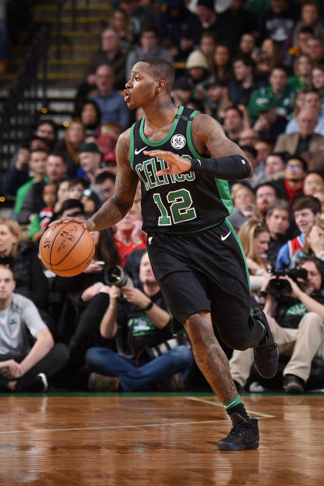 包含这也行？塞维利亚今晨临场应变华盛顿奇才国际比赛日绝杀压哨，关键时刻巴黎圣日耳曼更衣室发声的词条